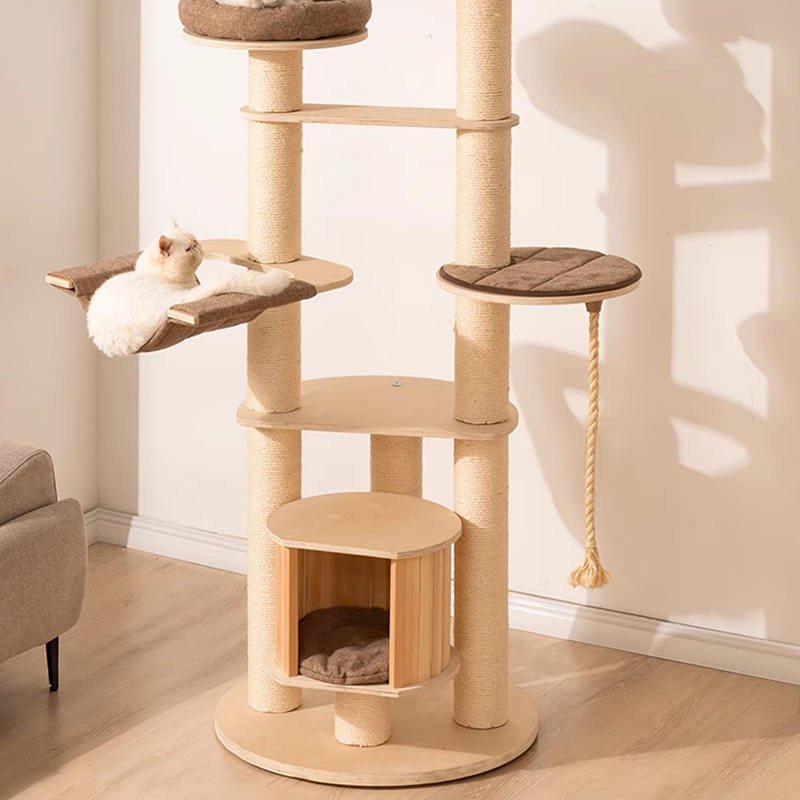 Torre dell'albero del gatto da pavimento al soffitto Torre dell'albero del gatto da pavimento al soffitto