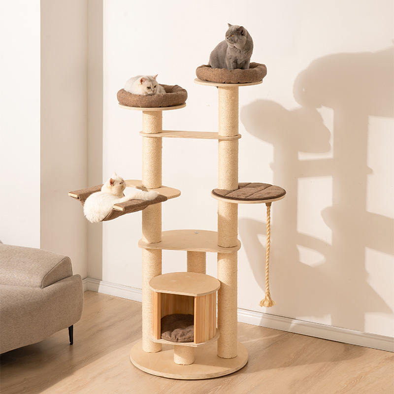 Torre dell'albero del gatto da pavimento al soffitto Torre dell'albero del gatto da pavimento al soffitto