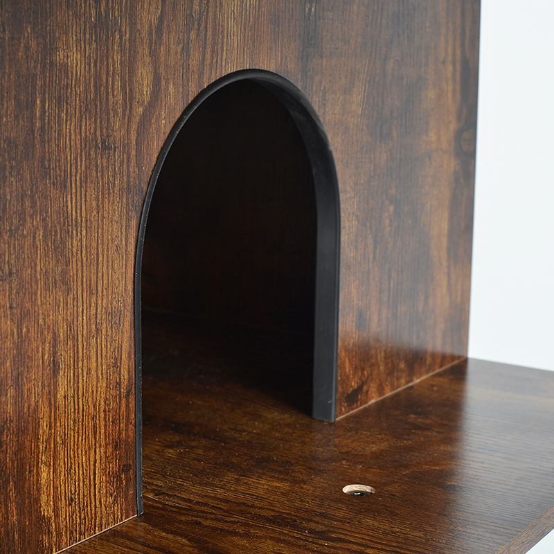 Condominio moderno di torre per interni in legno e gatto in metallo con amaca Condominio moderno di torre per interni in legno e gatto in metallo con amaca